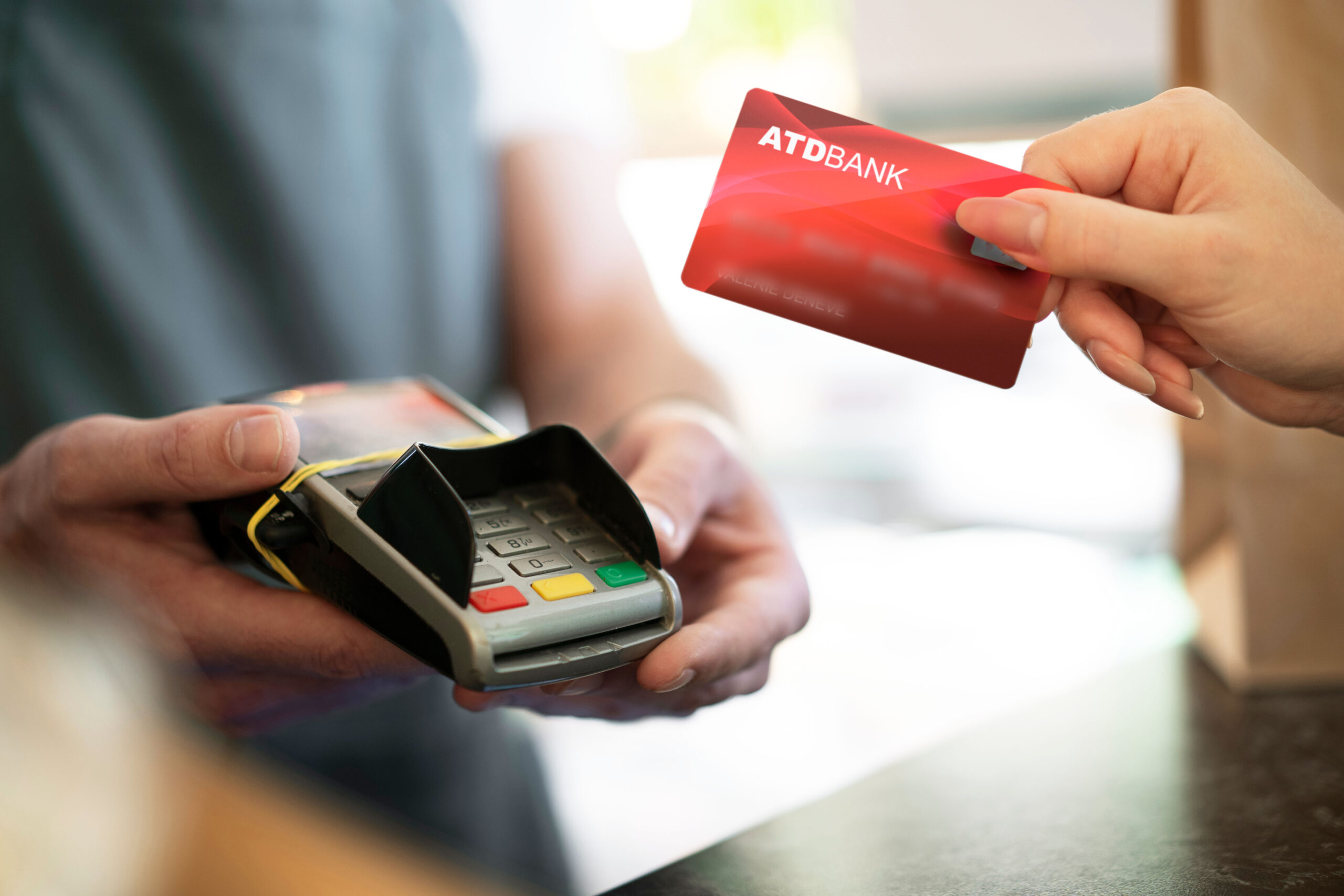 EFD-Reinf reacende alerta a empresa que usa máquina de cartão de crédito